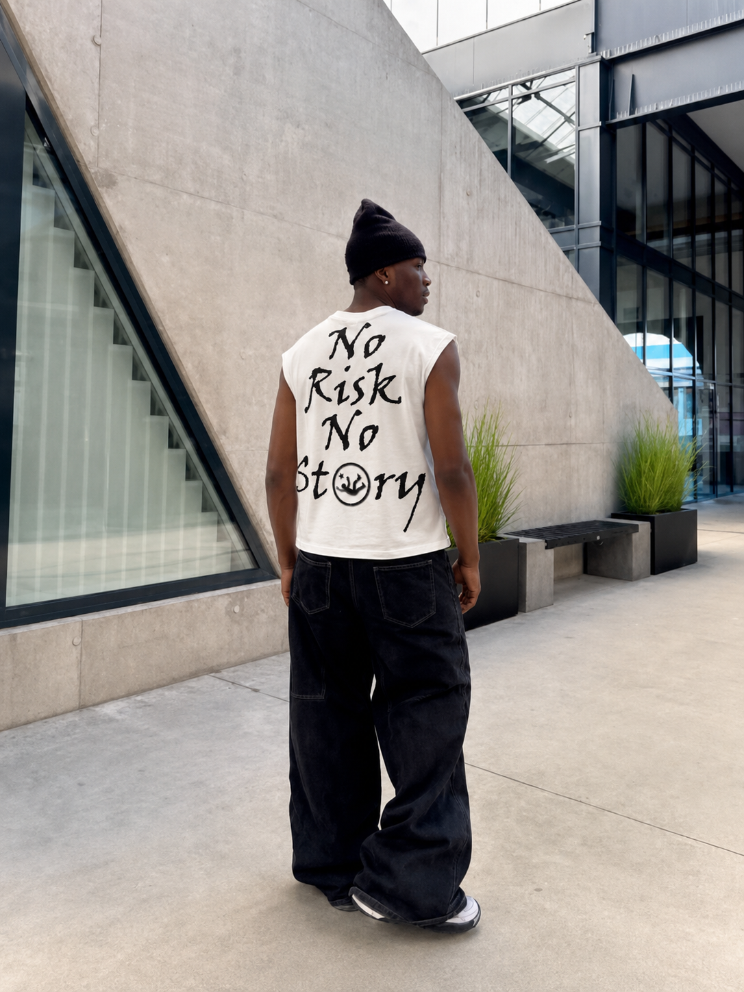 NO RISK NO STORY MUSCLE TEE